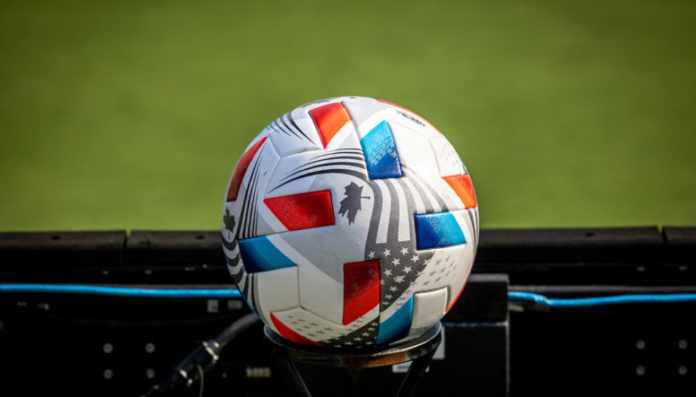 Arsenal Faces Fixture Conundrum Amid December Scheduling Crunch